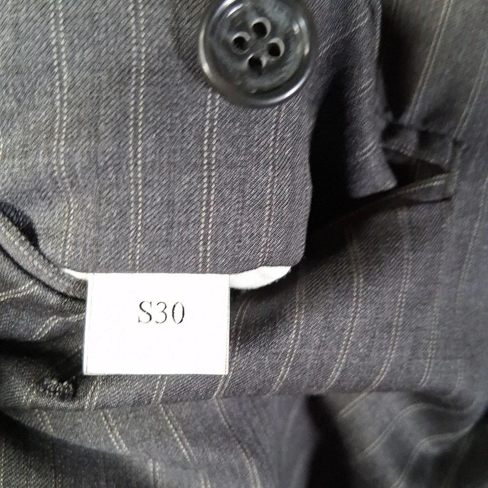 Jones New York 2 Piece Suit Men's 36R 28x28 Gray Striped 2 Button Front